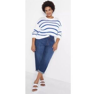 LANE BRYANT Flex Magic Waistband Signature Fit Mid-Rise Boyfriend Capri Jeans